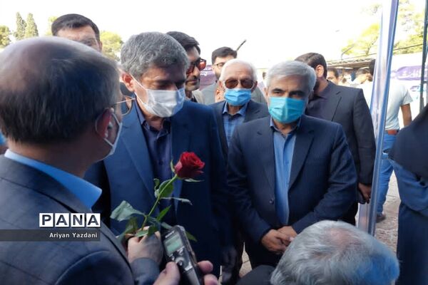 افتتاح نمایشگاه دستاوردهای دولت در استانداری فارس