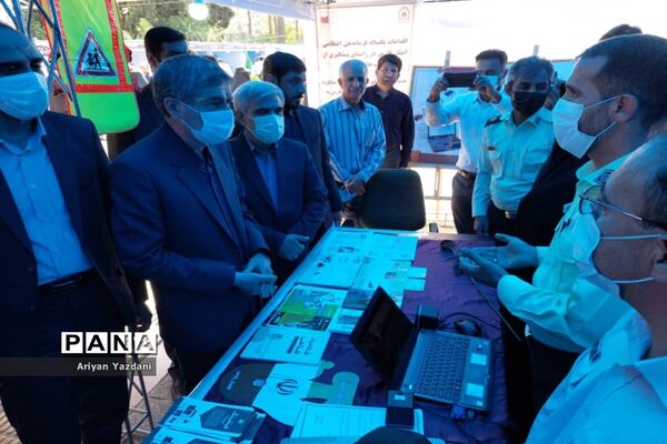 افتتاح نمایشگاه دستاوردهای دولت در استانداری فارس