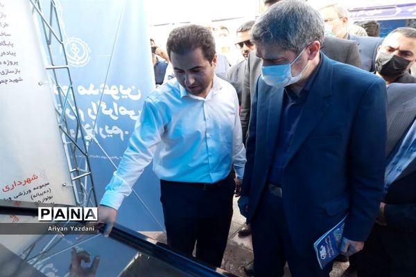 افتتاح نمایشگاه دستاوردهای دولت در استانداری فارس