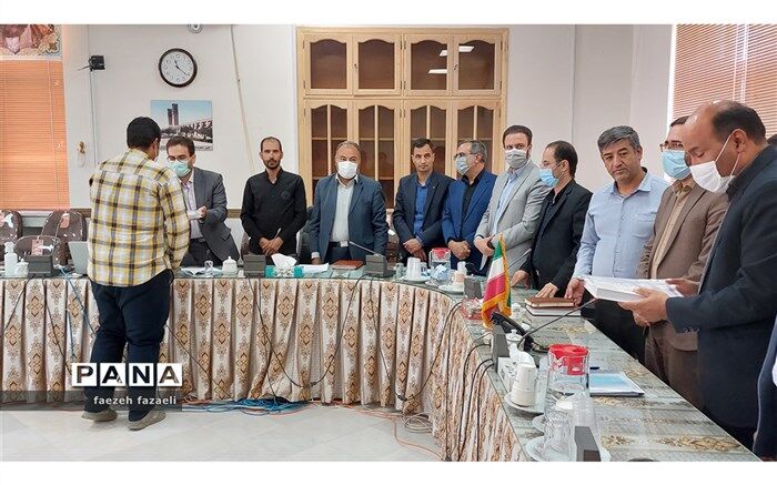 تقدیر از خبرنگار پانا توسط فرماندار نایین