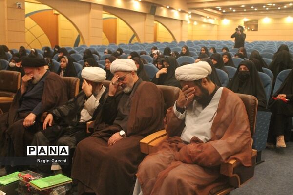 برگزاری همایش دختران مکتبی در قم