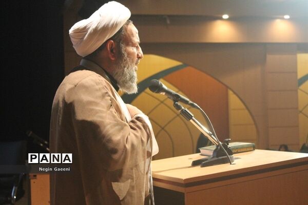 برگزاری همایش دختران مکتبی در قم