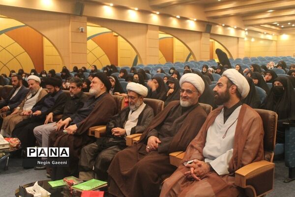 برگزاری همایش دختران مکتبی در قم