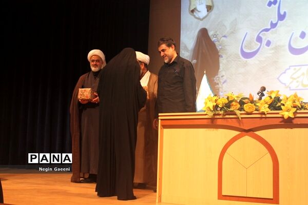 برگزاری همایش دختران مکتبی در قم