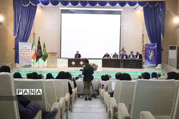 نشست مطبوعاتی مدیرکل جهاد کشاورزی آذربایجان شرقی با اصحاب رسانه