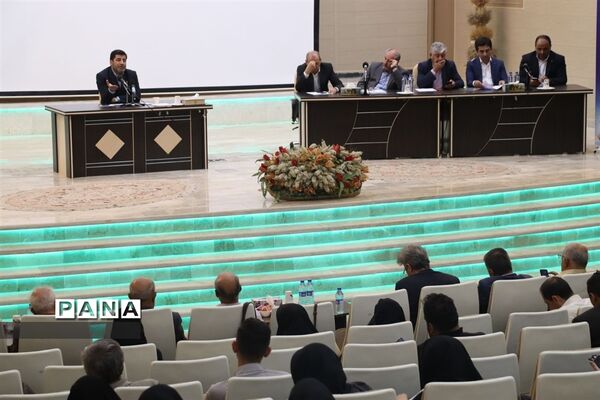 نشست مطبوعاتی مدیرکل جهاد کشاورزی آذربایجان شرقی با اصحاب رسانه