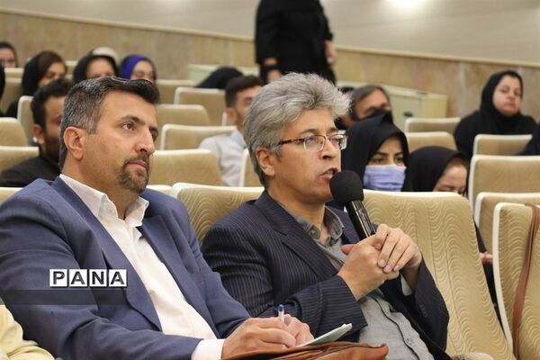 نشست مطبوعاتی مدیرکل جهاد کشاورزی آذربایجان شرقی با اصحاب رسانه
