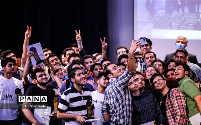 اقدامات و برنامه‌های حمایتی دولت از نخبگان و استعدادهای برتر دانش‌آموزی