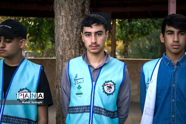 روز دوم اردوی قطبی اعضای سازمان دانش‌آموزی در اصفهان