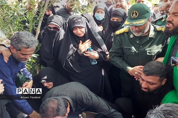 تشییع و تدفین دو شهید جوان امنیت در شیراز