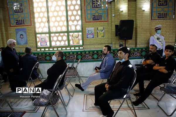 مراسم عطر افشانی و گلریزان مزار مطهر شهدای هشتم شهریور