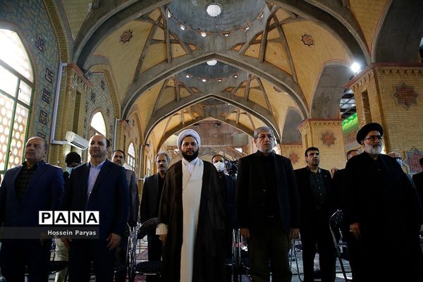 مراسم عطر افشانی و گلریزان مزار مطهر شهدای هشتم شهریور