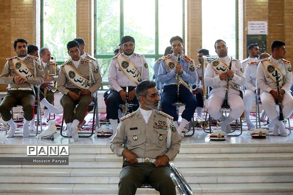 مراسم عطر افشانی و گلریزان مزار مطهر شهدای هشتم شهریور