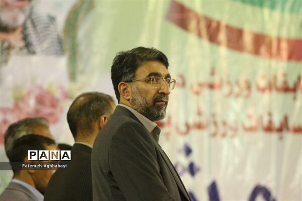 اهدای مدال روز اول و دوم مسابقات دو و میدانی دختران در شهرکرد