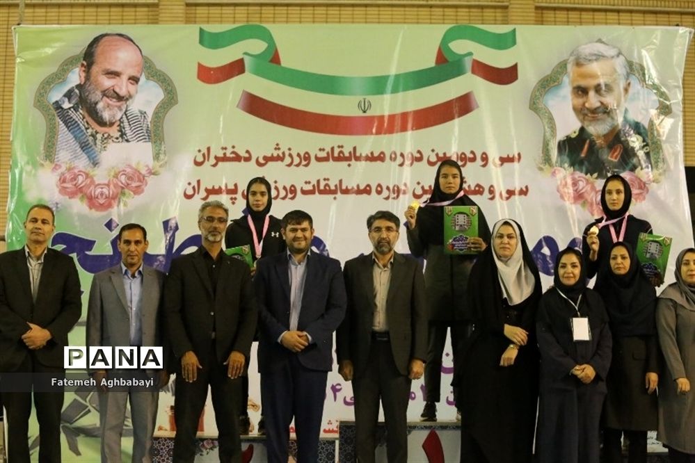 اهدای مدال روز اول و دوم مسابقات دو و میدانی دختران در شهرکرد