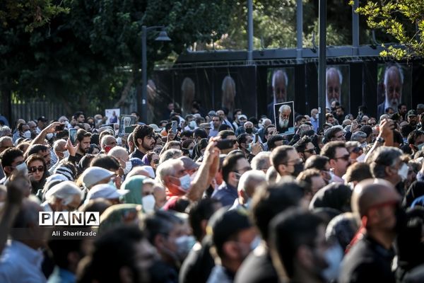 مراسم تشییع پیکر هوشنگ ابتهاج