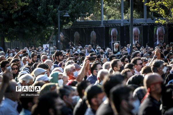 مراسم تشییع پیکر هوشنگ ابتهاج