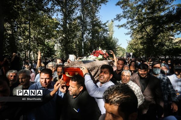 مراسم تشییع پیکر هوشنگ ابتهاج