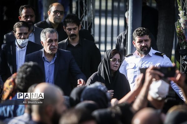 مراسم تشییع پیکر هوشنگ ابتهاج