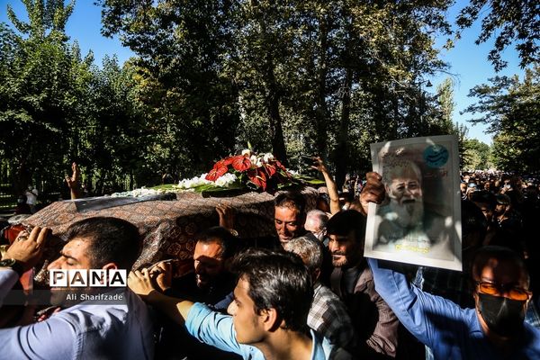 مراسم تشییع پیکر هوشنگ ابتهاج