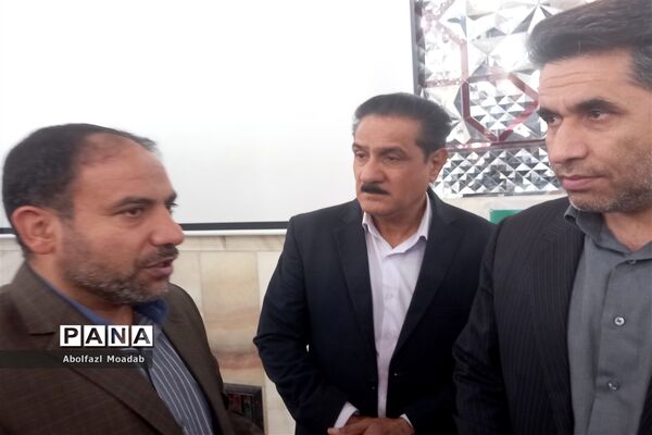 میز خدمت مسئولان کاشمر در نماز جمعه
