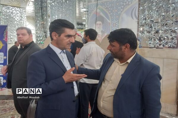 میز خدمت مسئولان کاشمر در نماز جمعه