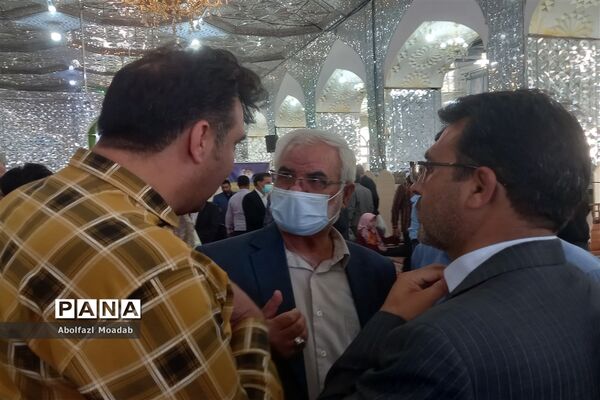 میز خدمت مسئولان کاشمر در نماز جمعه