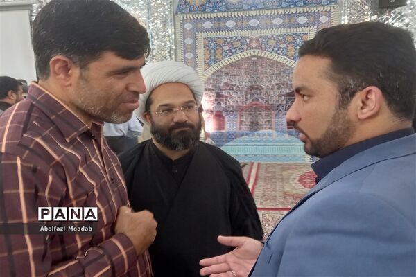 میز خدمت مسئولان کاشمر در نماز جمعه