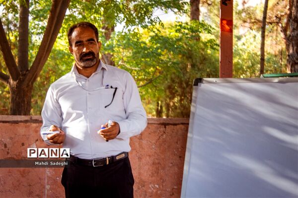 کارگاه‌های آموزشی دومین روز اردوی قطبی اعضای سازمان دانش‌آموزی