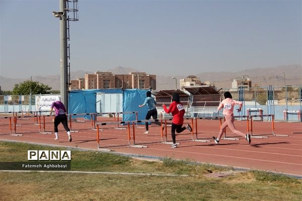 برگزاری روز سوم مسابقات دانش‌آموزی دختر سراسر کشور در شهرکرد