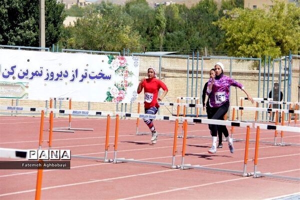 برگزاری روز سوم مسابقات دانش‌آموزی دختر سراسر کشور در شهرکرد