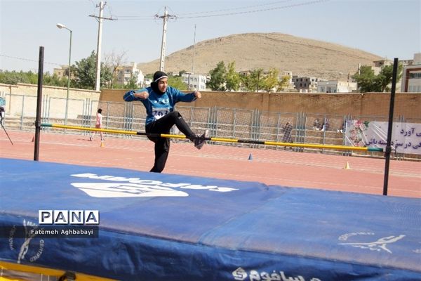 برگزاری روز سوم مسابقات دانش‌آموزی دختر سراسر کشور در شهرکرد