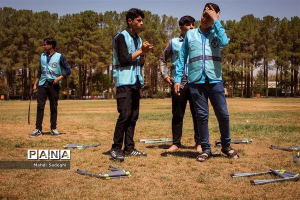 انجام برنامه‌های فرهنگی در دومین روز اردوی قطبی اعضای سازمان دانش‌آموزی اصفهان