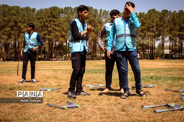 انجام برنامه‌های فرهنگی در دومین روز اردوی قطبی اعضای سازمان دانش‌آموزی اصفهان