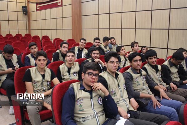 برگزاری دوره آموزش خبرنویسی در اردوی قطبی اعضای سازمان دانش‌آموزی