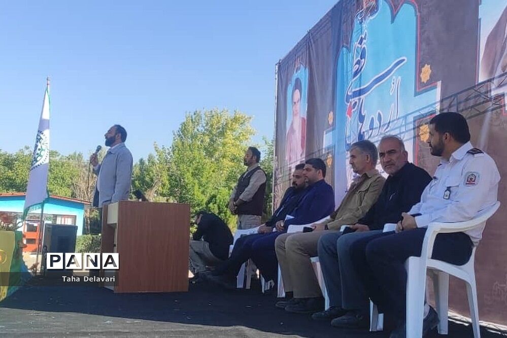 بازدید قائم مقام معاون وزیر در سازمان دانش‌آموزی از اردوی قطبی اعضای سازمان دانش‌آموزی