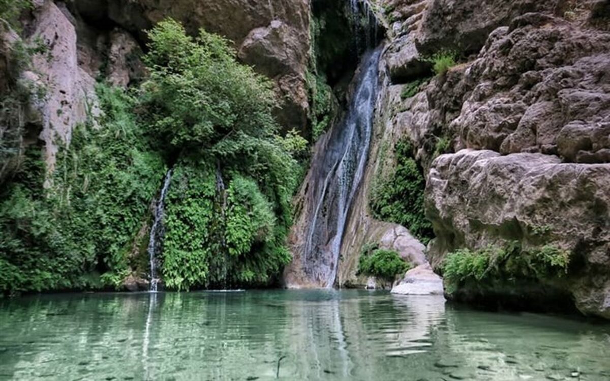 آغاز عملیات اجرایی احداث پارکینگ تفرجگاه چشمه تنگه  رغز  داراب