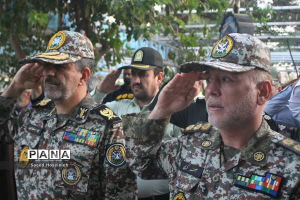 غبارروبی مزار شهدای قم با حضور کارکنان پدافند هوایی ارتش