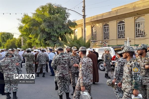 غبارروبی مزار شهدای قم با حضور کارکنان پدافند هوایی ارتش