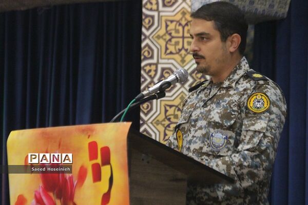غبارروبی مزار شهدای قم با حضور کارکنان پدافند هوایی ارتش