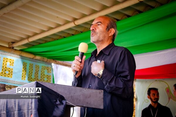 صبحگاه آخرین روز از اردوی قطبی دانش‌آموزان عضو سازمان دانش‌آموزی در اصفهان