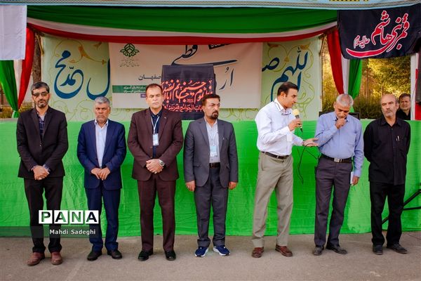 صبحگاه آخرین روز از اردوی قطبی دانش‌آموزان عضو سازمان دانش‌آموزی در اصفهان