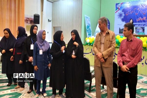 حس رقابت و هیجان بین استان‌ها‌ی حاضر در اردوی قطبی اعضای سازمان دانش‌آموزی