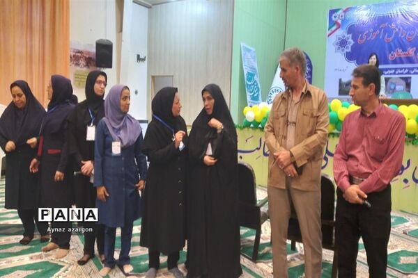 حس رقابت و هیجان بین استان‌ها‌ی حاضر در اردوی قطبی اعضای سازمان دانش‌آموزی