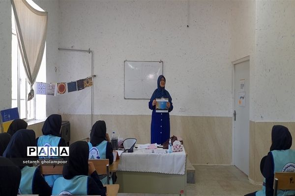 برگزاری کلاس آموزشی (قطب‌نما و قبله‌نما) برای اعضای اعزامی به اردوی قطبی گلستان