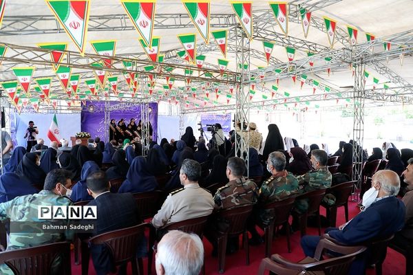 مراسم تجلیل از دانش‌آموزان ممتاز و نخبه مدارس خیرساز