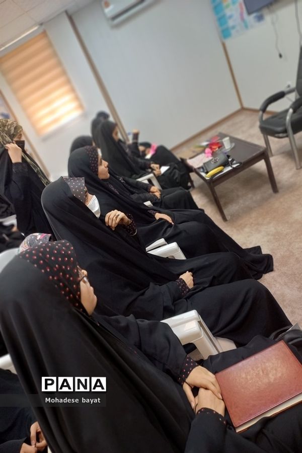 دوره آموزشی یاوران ولایت در پاکدشت