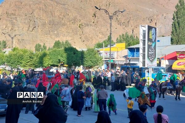 حرکت نمادین ورود اسرای مظلوم کربلا به شهر شام