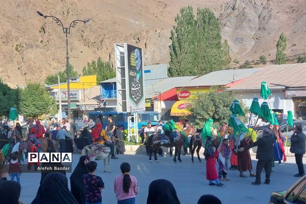 حرکت نمادین ورود اسرای مظلوم کربلا به شهر شام