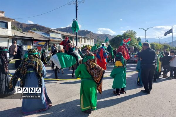 حرکت نمادین ورود اسرای مظلوم کربلا به شهر شام